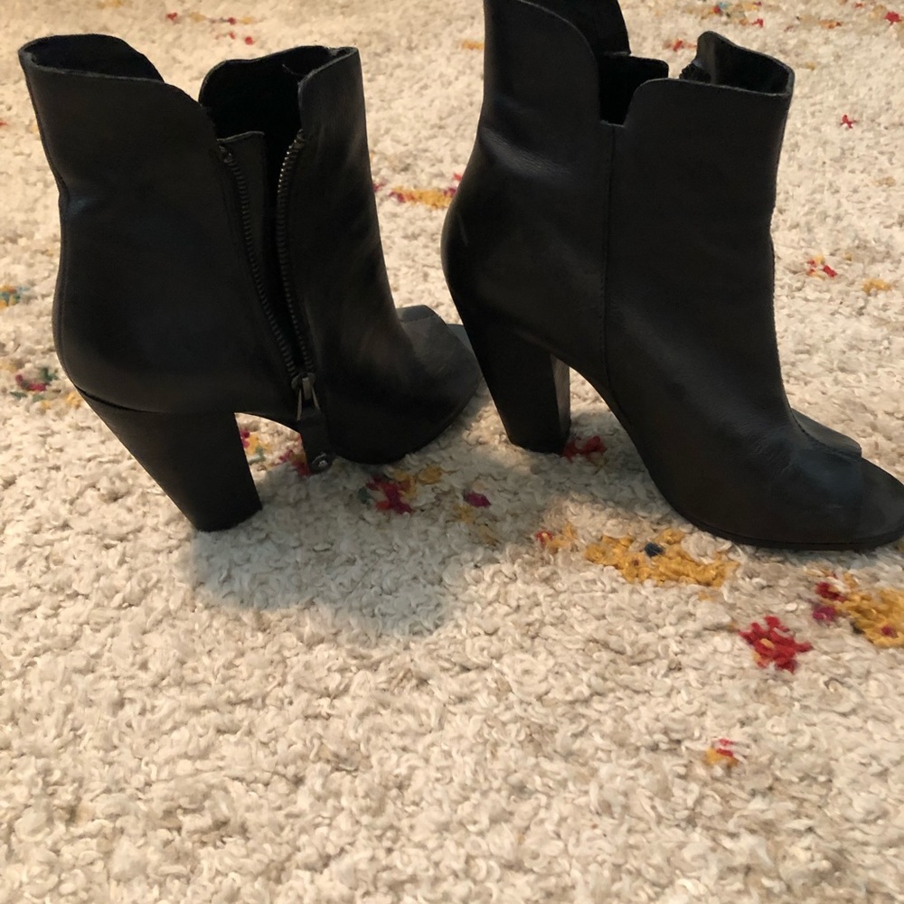 Black Guess peep toe booties